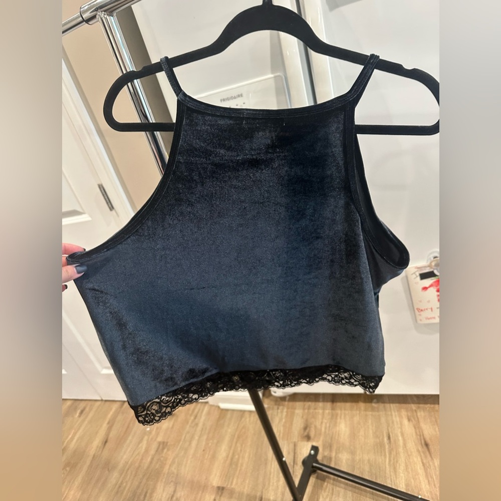 Tank top - Picture 3 of 4